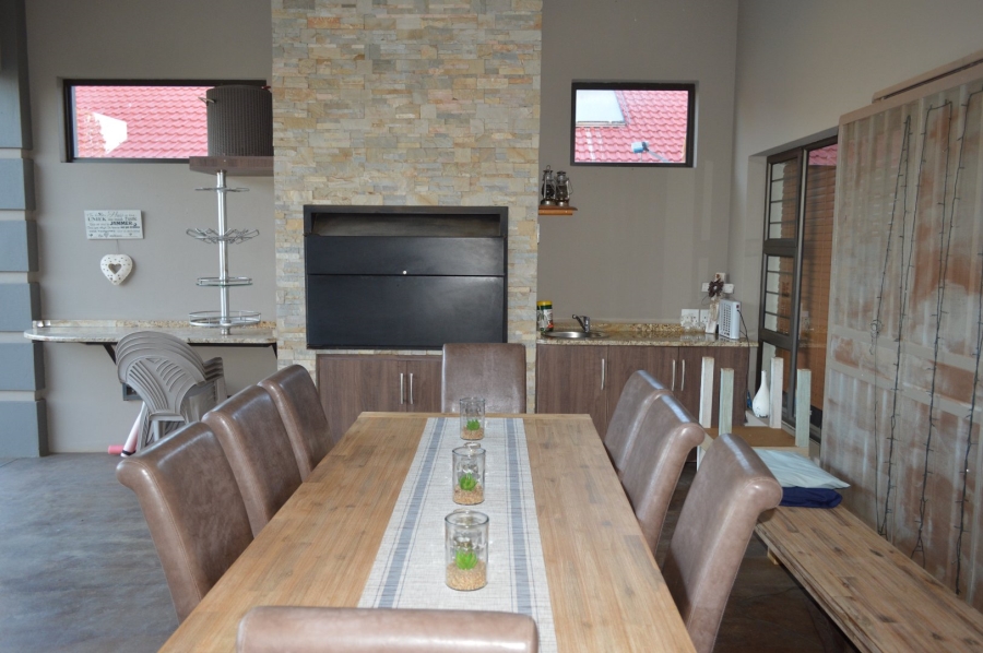 4 Bedroom Property for Sale in Flamwood North West